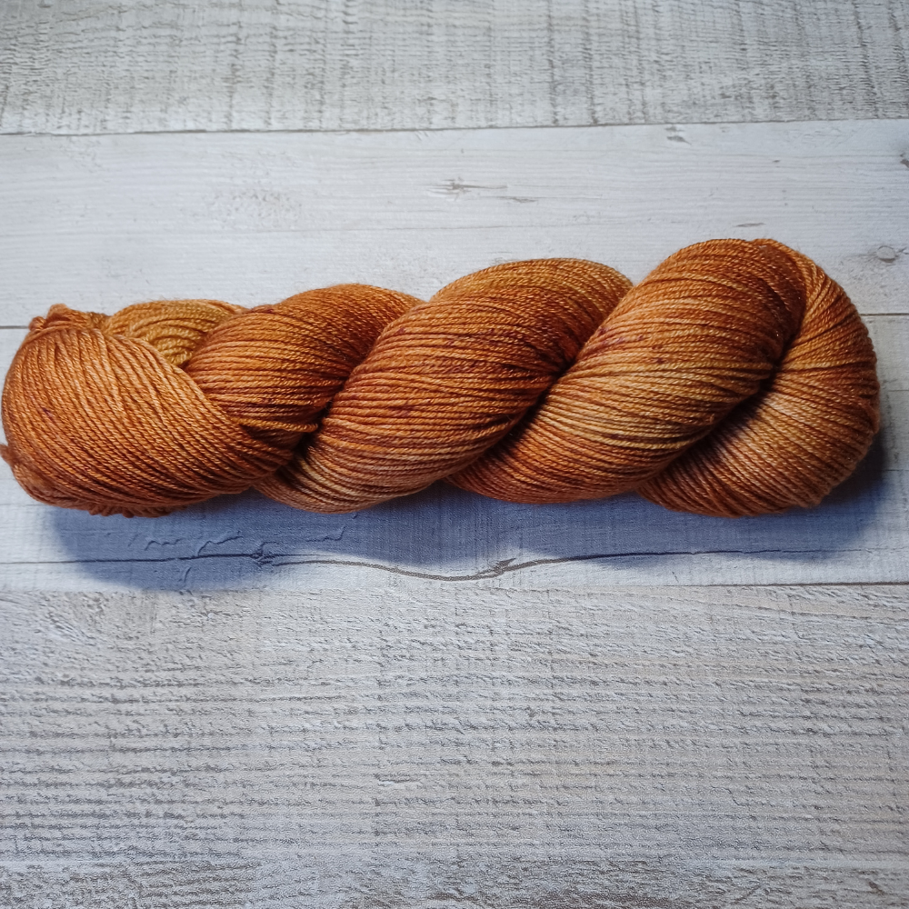 Laine à chaussette teinte à la Main " Croissant" par Artfil