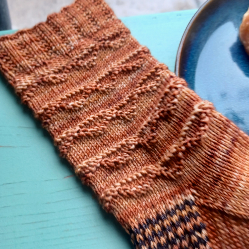 Kit pour chaussettes "Croissant" teint à la main par Artfil