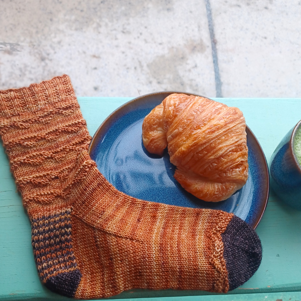 Kit pour chaussettes "Croissant" teint à la main par Artfil