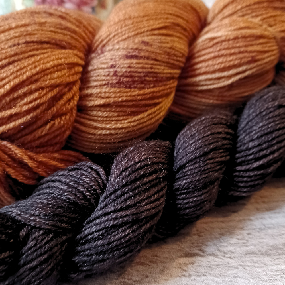 Kit pour chaussettes "Croissant" teint à la main par Artfil
