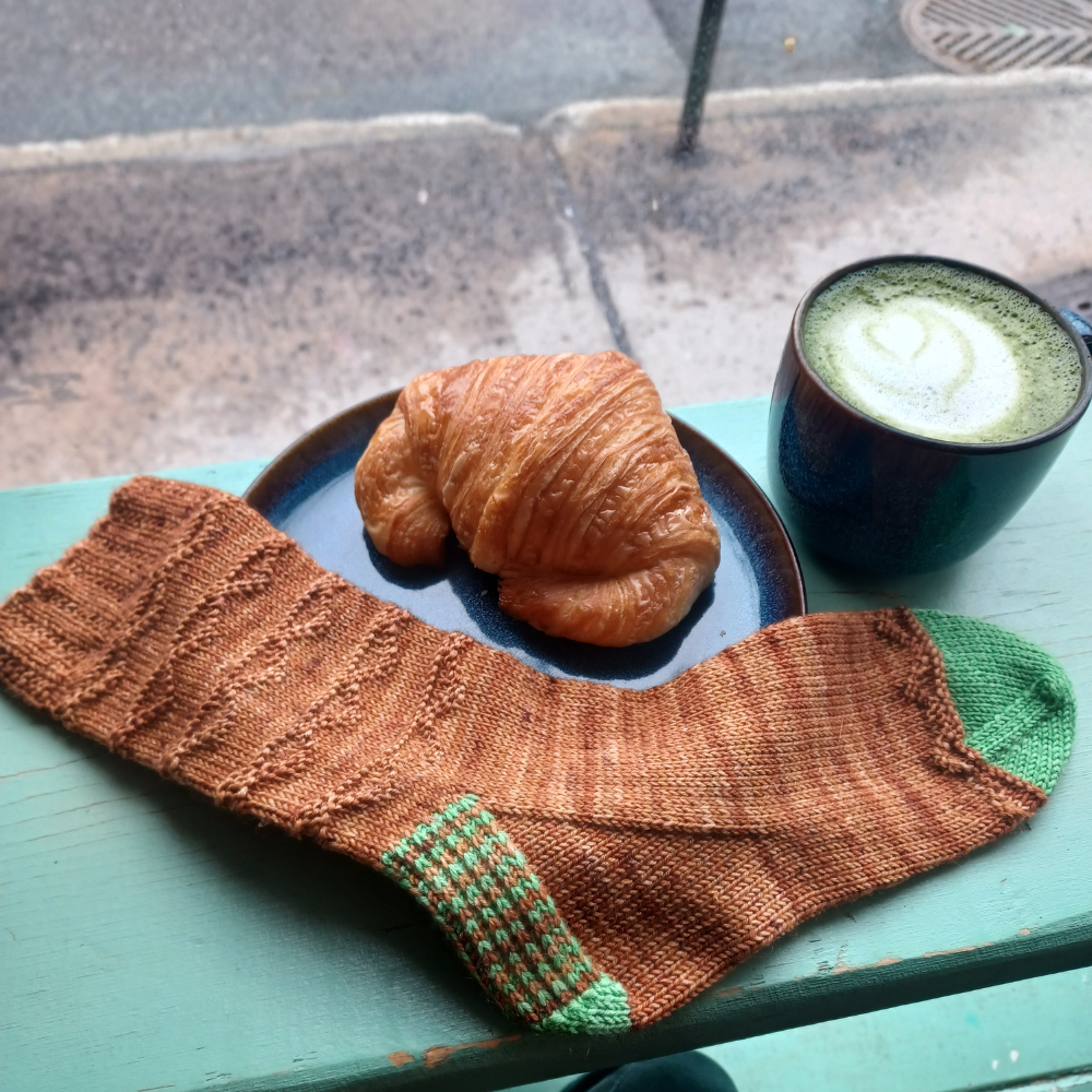 Kit pour chaussettes "Croissant" teint à la main par Artfil
